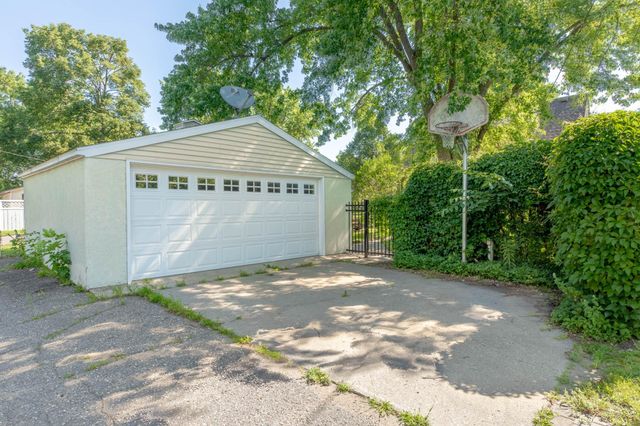 1325 10th Avenue N, Saint Cloud, MN 56303