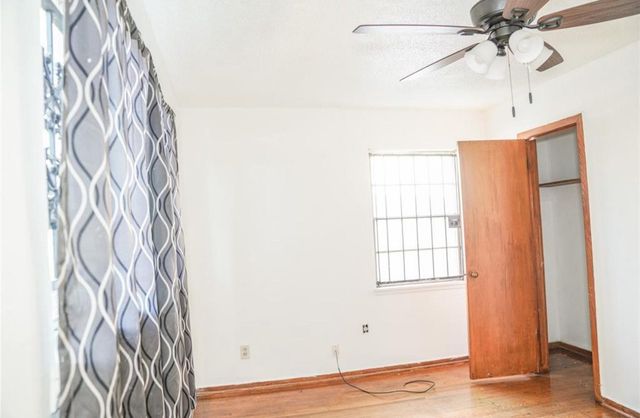 4810 Scenic Drive, Houston, TX 77048