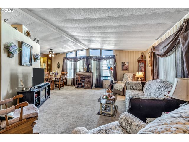 2511 Se RIVER Rd 88, Hillsboro, OR 97123