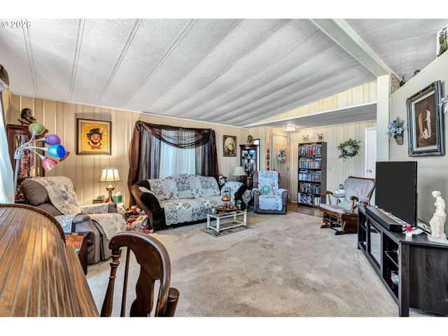 2511 Se RIVER Rd 88, Hillsboro, OR 97123