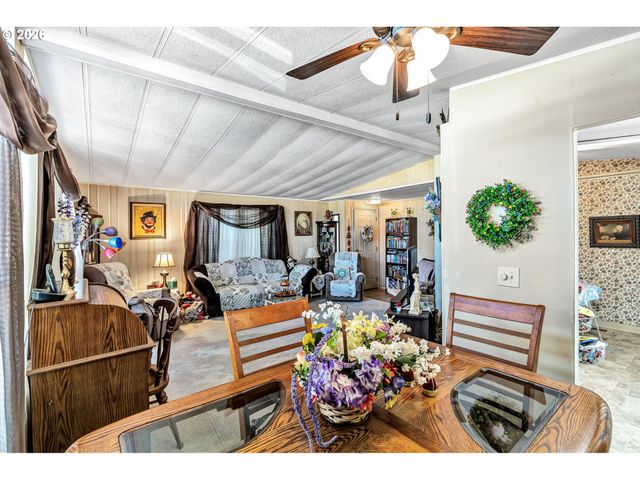2511 Se RIVER Rd 88, Hillsboro, OR 97123