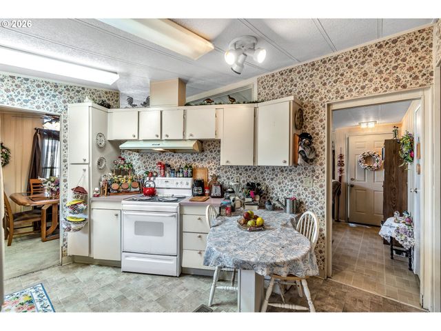 2511 Se RIVER Rd 88, Hillsboro, OR 97123