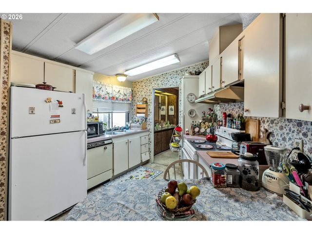 2511 Se RIVER Rd 88, Hillsboro, OR 97123