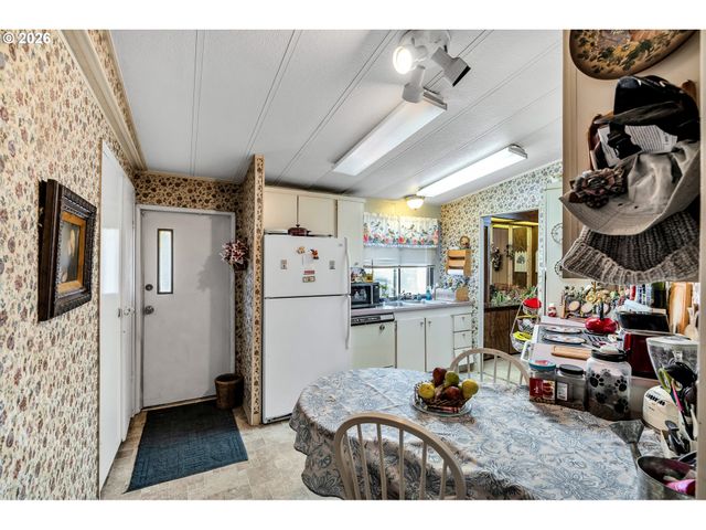2511 Se RIVER Rd 88, Hillsboro, OR 97123