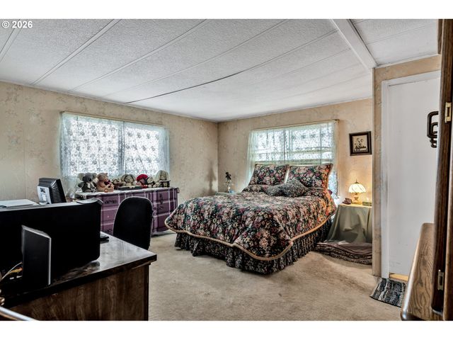 2511 Se RIVER Rd 88, Hillsboro, OR 97123