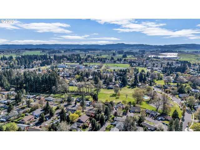 2511 Se RIVER Rd 88, Hillsboro, OR 97123