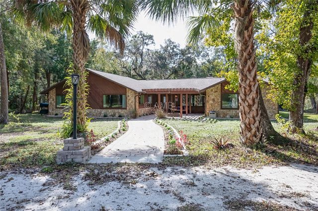 82 YOUNG DRIVE, Inglis, FL 34449