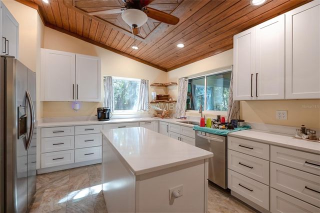 82 YOUNG DRIVE, Inglis, FL 34449