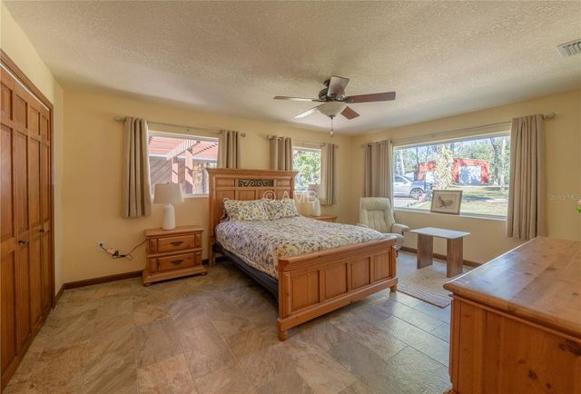 82 YOUNG DRIVE, Inglis, FL 34449