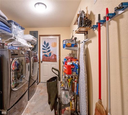 82 YOUNG DRIVE, Inglis, FL 34449