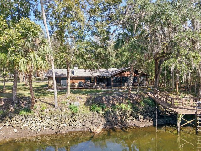 82 YOUNG DRIVE, Inglis, FL 34449