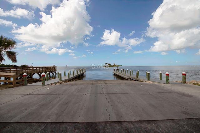 82 YOUNG DRIVE, Inglis, FL 34449