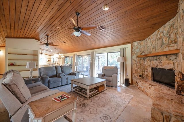 82 YOUNG DRIVE, Inglis, FL 34449