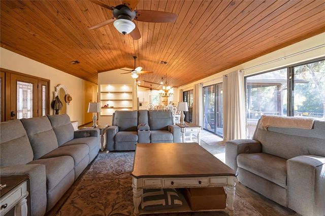 82 YOUNG DRIVE, Inglis, FL 34449