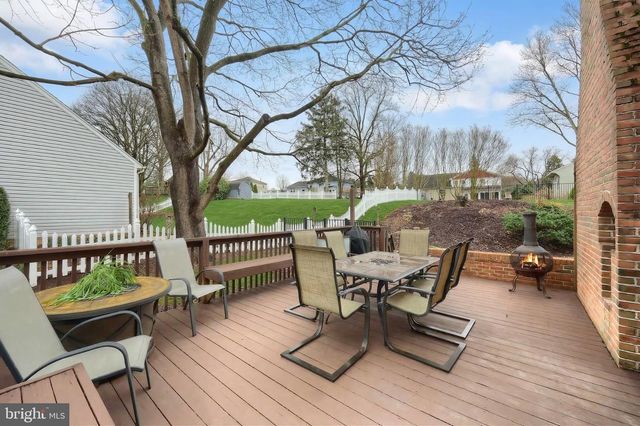 4140 WOODLYN TER, York, PA 17402