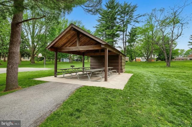 4140 WOODLYN TER, York, PA 17402