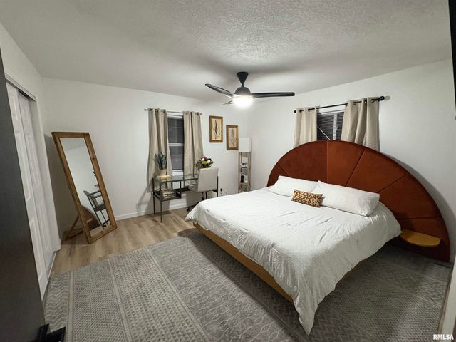 1303 N MAPLE Street, Carterville, IL 62918