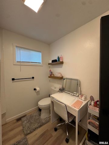 1303 N MAPLE Street, Carterville, IL 62918