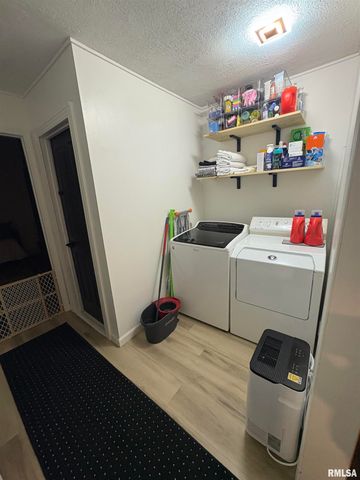 1303 N MAPLE Street, Carterville, IL 62918