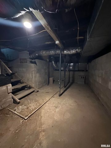 1303 N MAPLE Street, Carterville, IL 62918