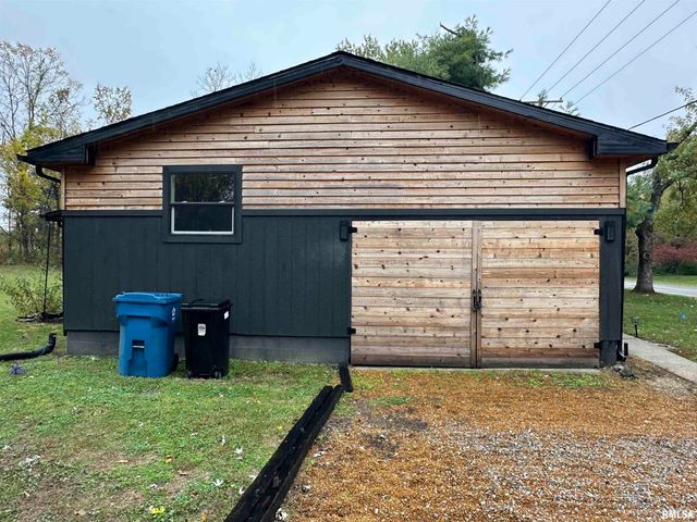 1303 N MAPLE Street, Carterville, IL 62918