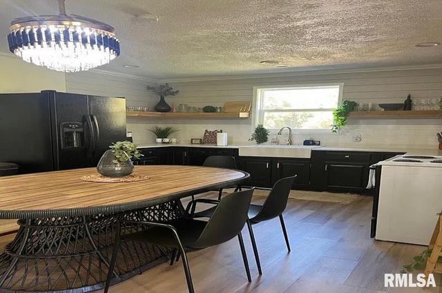 1303 N MAPLE Street, Carterville, IL 62918