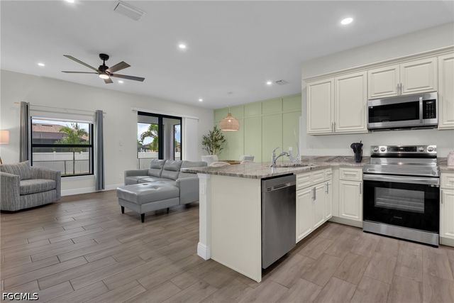 4305 NW 20th ST, Cape Coral, FL 33993