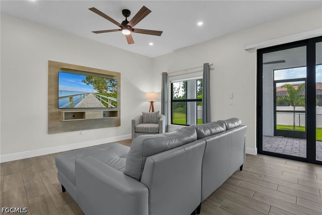 4305 NW 20th ST, Cape Coral, FL 33993