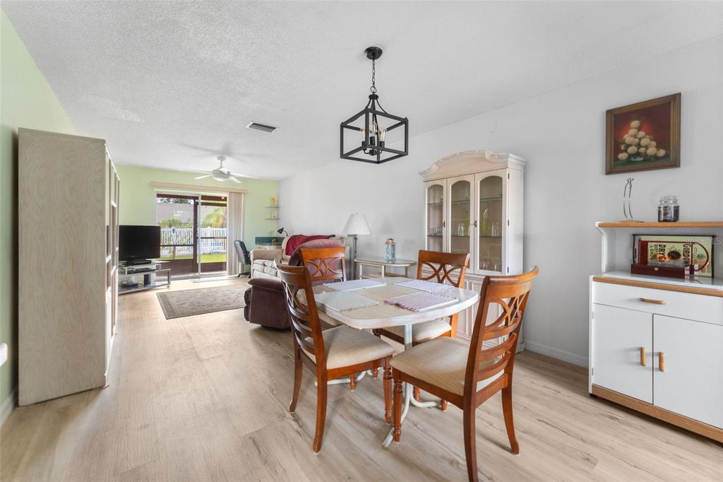 6250 7TH AVENUE W 6250, BRADENTON, FL 34209 — photo 4