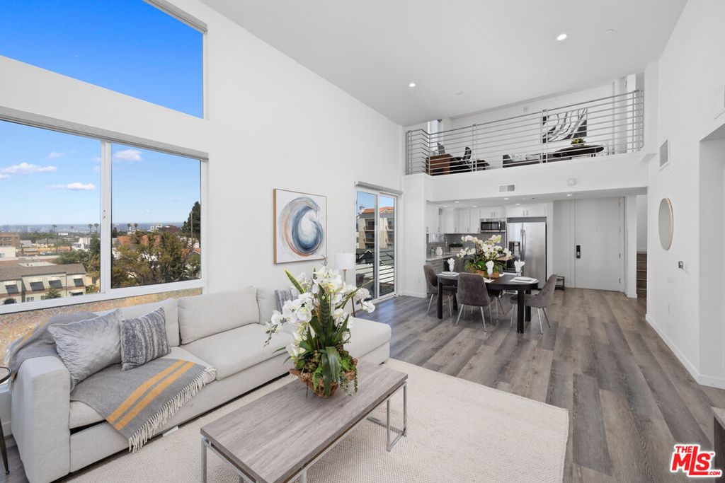 Image 1 of property listing at 1055 S Serrano Ave, Los Angeles, CA 90006