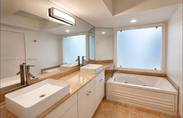 4775 Collins Avenue 2407, Miami Beach, FL 33140