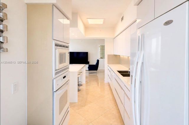 4775 Collins Avenue 2407, Miami Beach, FL 33140