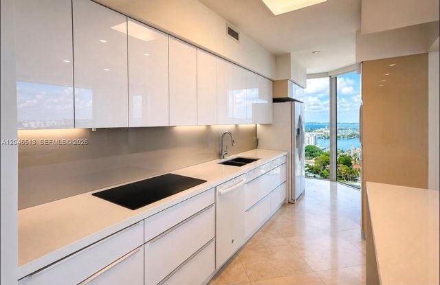 4775 Collins Avenue 2407, Miami Beach, FL 33140