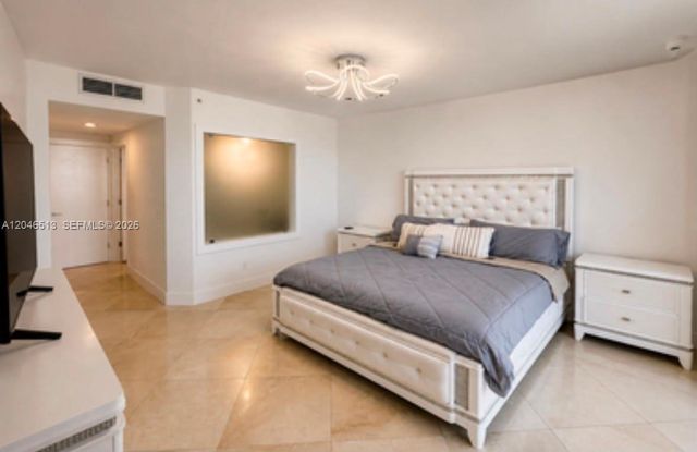 4775 Collins Avenue 2407, Miami Beach, FL 33140