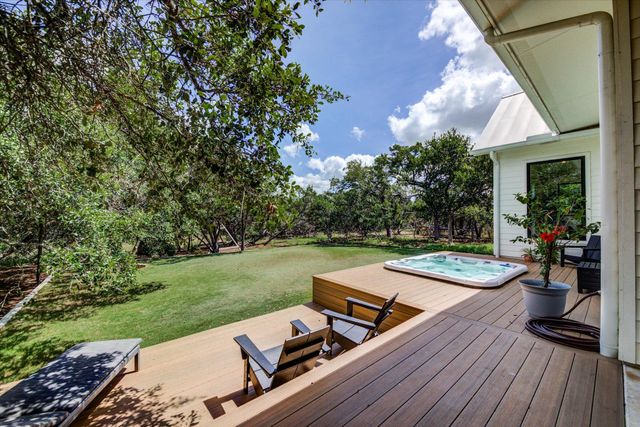 8009 Golden Oaks LN, Austin, TX 78737