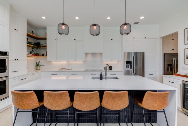 8009 Golden Oaks LN, Austin, TX 78737