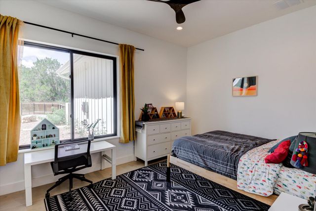8009 Golden Oaks LN, Austin, TX 78737