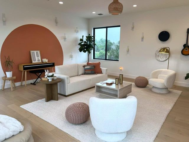 8009 Golden Oaks LN, Austin, TX 78737
