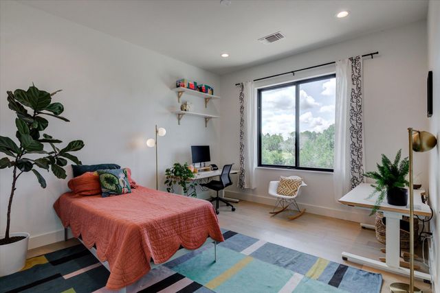 8009 Golden Oaks LN, Austin, TX 78737