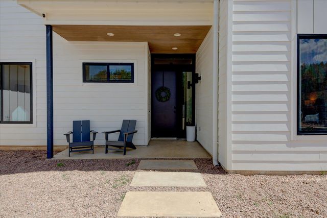 8009 Golden Oaks LN, Austin, TX 78737