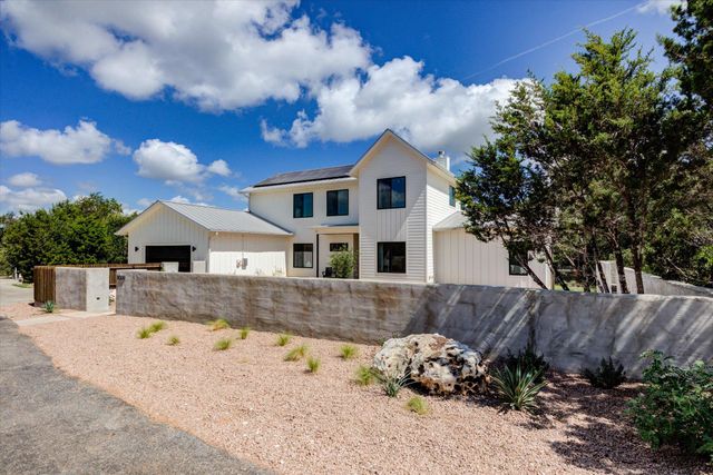 8009 Golden Oaks LN, Austin, TX 78737
