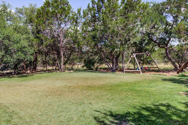 8009 Golden Oaks LN, Austin, TX 78737