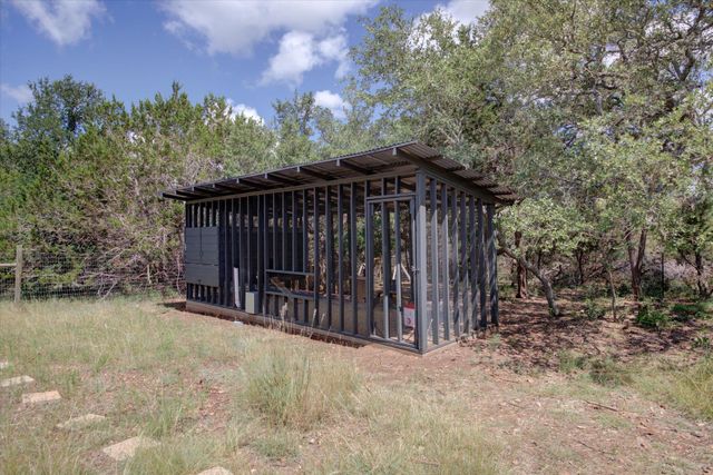 8009 Golden Oaks LN, Austin, TX 78737