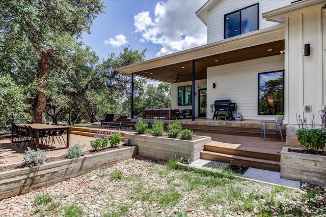 8009 Golden Oaks LN, Austin, TX 78737