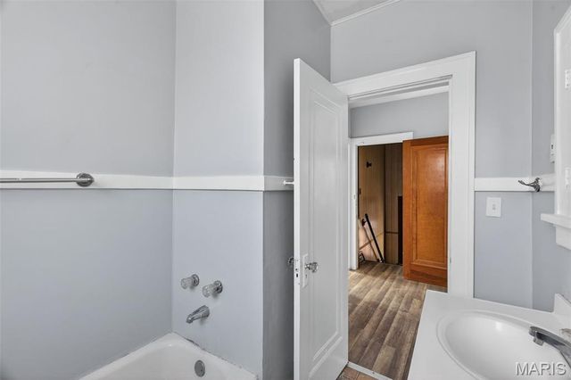 4883 Farlin Avenue, St Louis, MO 63115