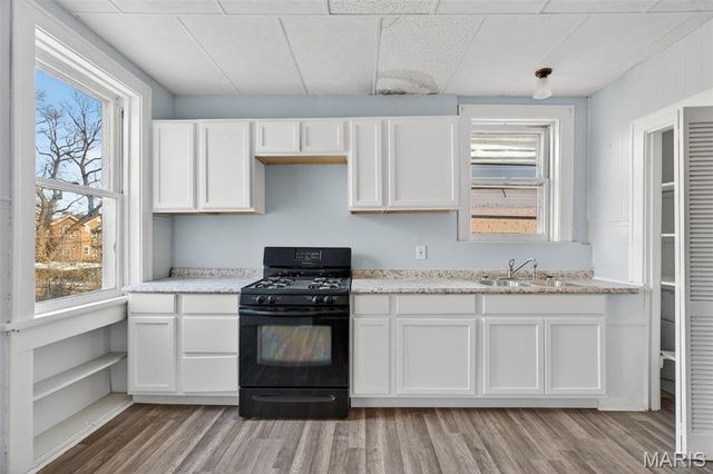 4883 Farlin Avenue, St Louis, MO 63115