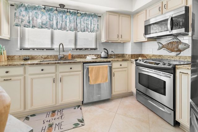 302 71st Ave N Apt 401, Myrtle Beach, SC 29572