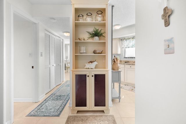 302 71st Ave N Apt 401, Myrtle Beach, SC 29572