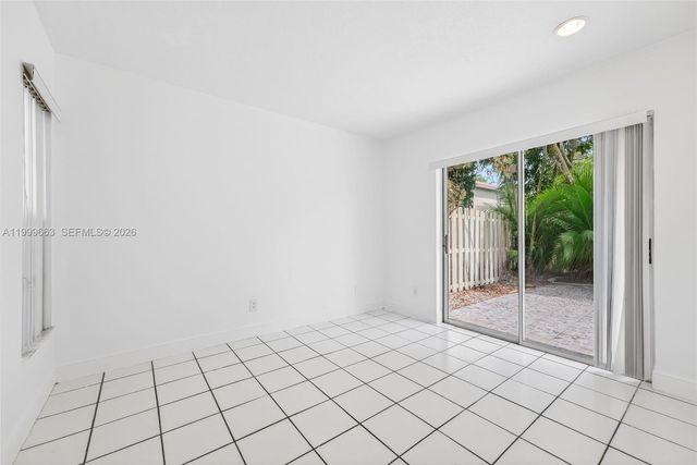 931 Opal Ter, Weston, FL 33326