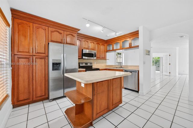 931 Opal Ter, Weston, FL 33326